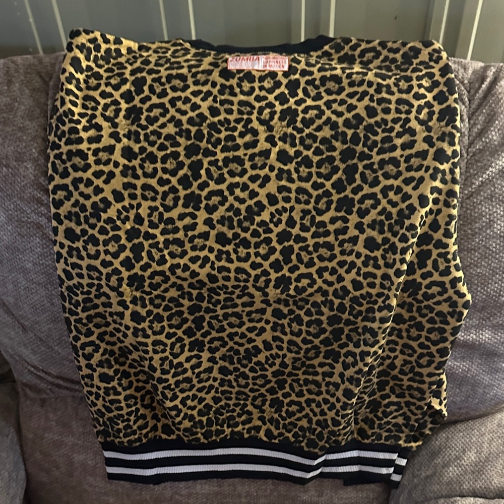 Zumba Fitness Black and Tan Leopard Sweatshirt - Picture 8 of 8